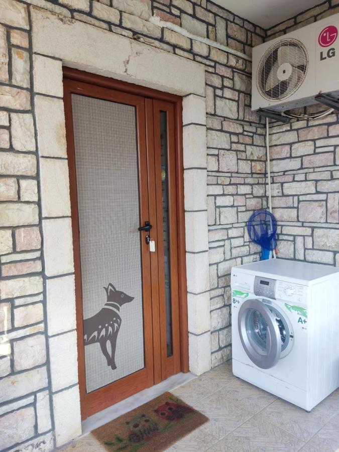 Alexis'S House Apartment Pylos Exterior photo
