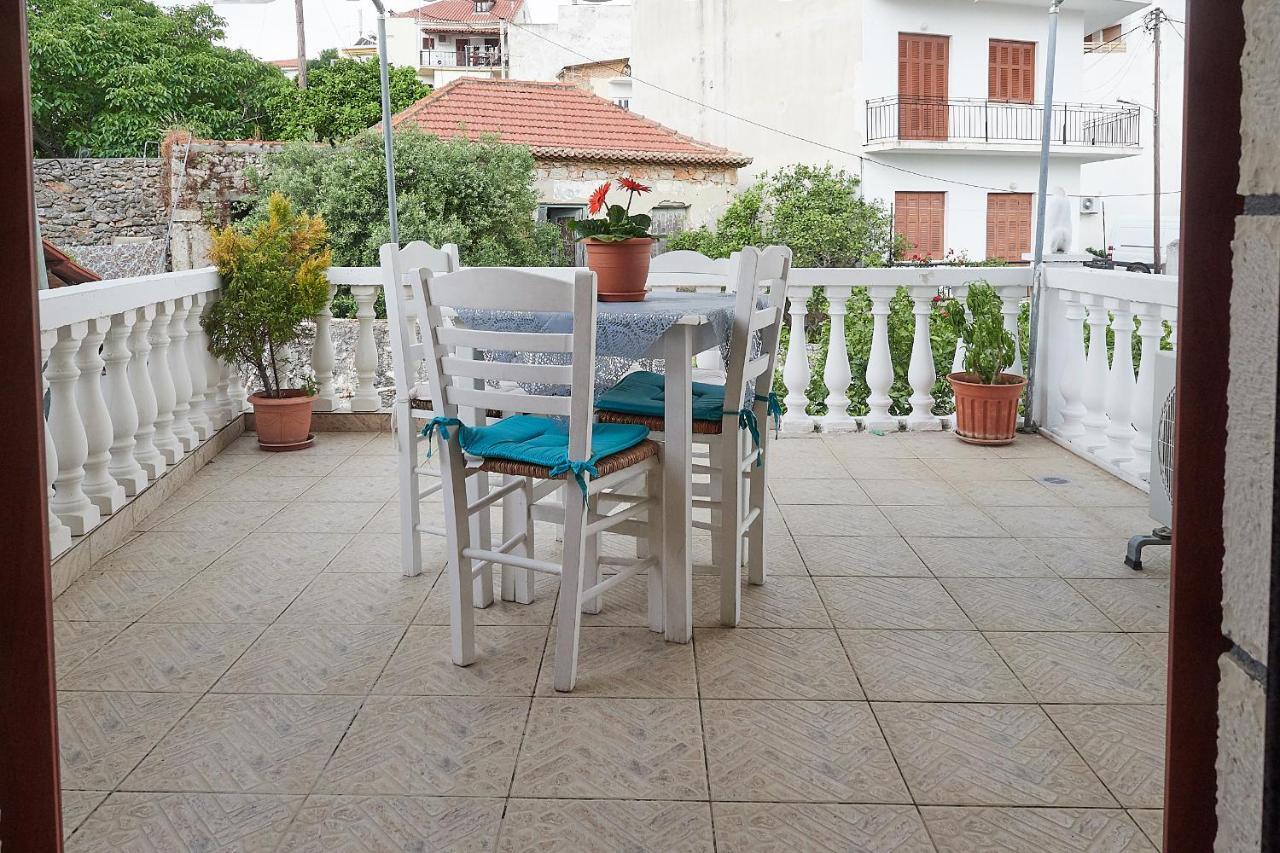 Alexis'S House Apartment Pylos Exterior photo