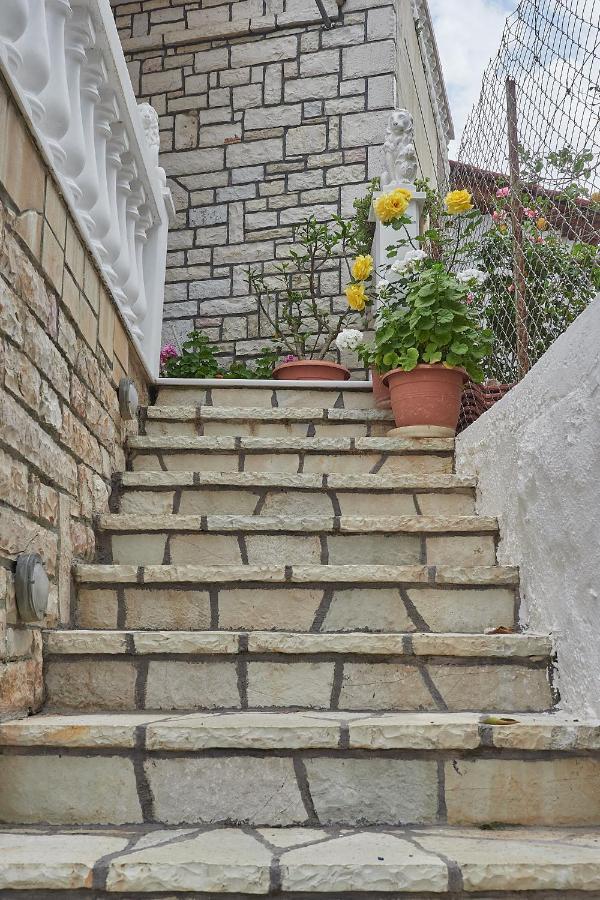 Alexis'S House Apartment Pylos Exterior photo