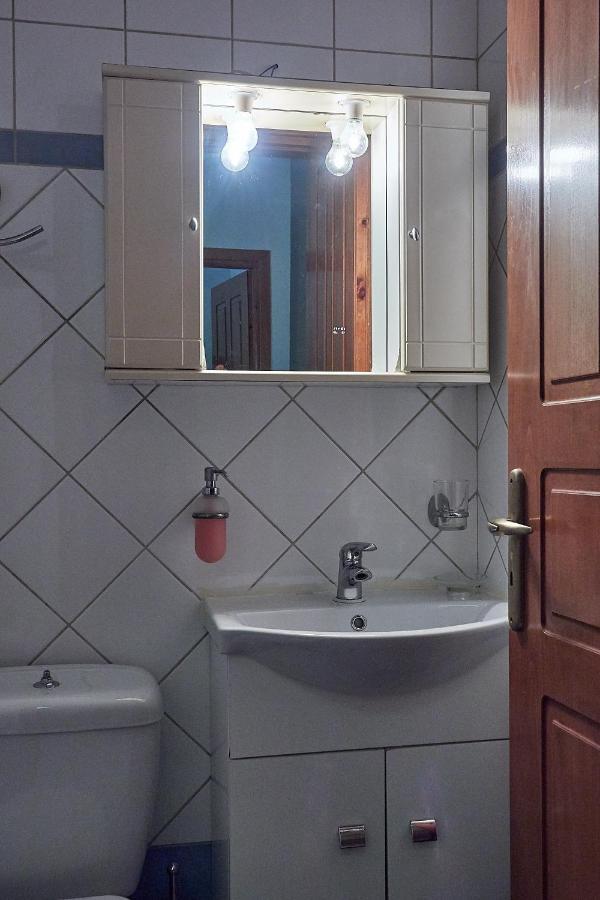 Alexis'S House Apartment Pylos Exterior photo